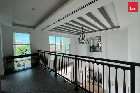 Villa til leie i Dubai, Emiratene 4 soverom, 965 kvm Nr. 689106 - Foto 18