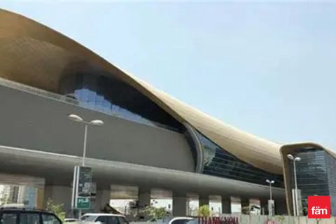 Myymälä Al Furjan, Dubai, Arabiemiraatit 37.8 m2 № 689103