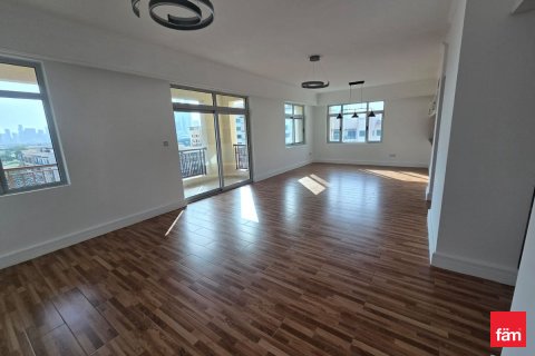 Appartamento in affitto a The Views, Dubai, EAU 3 camere da letto, 185 mq. № 710189 - foto 3
