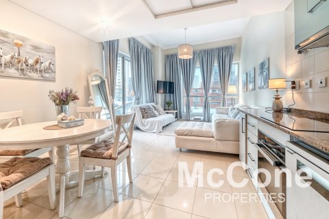 Apartment in Dubai Marina, Dubai, UAE 1 bedroom, 65.5 sq.m. № 587174 - photo 1