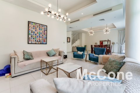 Vilë në DAMAC Hills (Akoya by DAMAC), Dubai, Emiratet e Bashkuara Arabe 5 dhoma gjumi, 610 m2. № 587176 - Foto 2