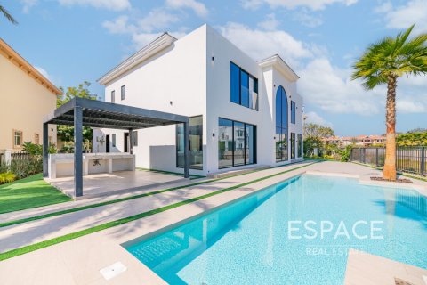 Villa till försäljning i Jumeirah Islands, Dubai, UAE 5 sovrum, 576 kvm Nr. 649866 - fotografi 2