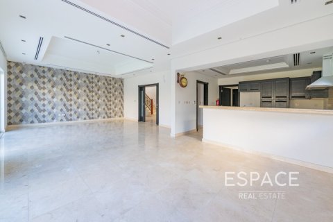 Villa till försäljning i Al Furjan, Dubai, UAE 4 sovrum, 443 kvm Nr. 649865 - fotografi 15