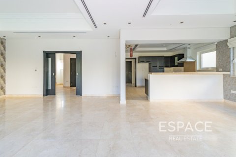 Villa till försäljning i Al Furjan, Dubai, UAE 4 sovrum, 443 kvm Nr. 649865 - fotografi 14