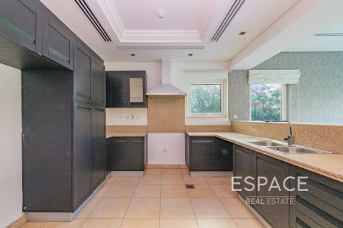 Villa till försäljning i Al Furjan, Dubai, UAE 4 sovrum, 443 kvm Nr. 649865 - fotografi 10