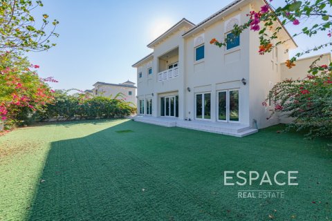 Villa till försäljning i Al Furjan, Dubai, UAE 4 sovrum, 443 kvm Nr. 649865 - fotografi 1