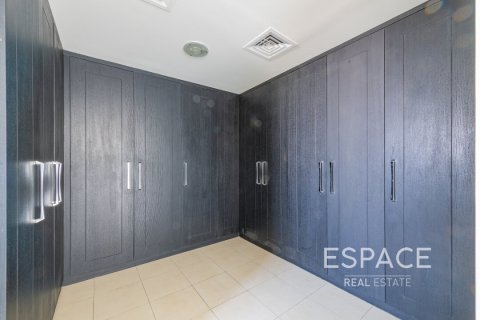 Villa till försäljning i Al Furjan, Dubai, UAE 4 sovrum, 443 kvm Nr. 649865 - fotografi 3