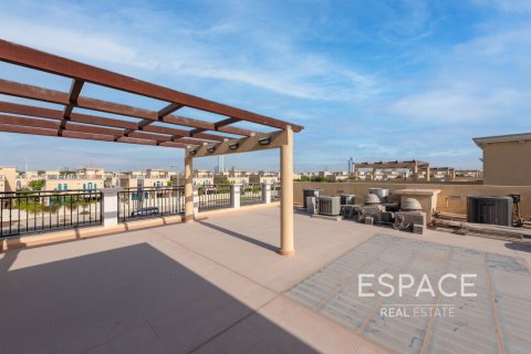 Villa till försäljning i Jumeirah Park, Dubai, UAE 4 sovrum, 455 kvm Nr. 649861 - fotografi 11