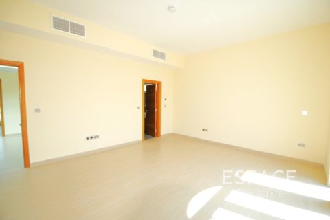 Villa till försäljning i Jumeirah Park, Dubai, UAE 4 sovrum, 455 kvm Nr. 649861 - fotografi 5