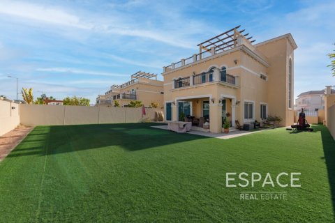 Villa till försäljning i Jumeirah Park, Dubai, UAE 4 sovrum, 455 kvm Nr. 649861 - fotografi 1