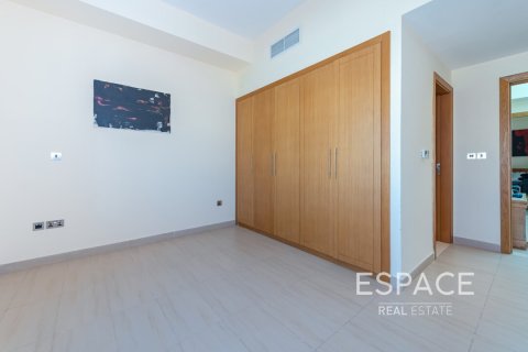 Villa till försäljning i Jumeirah Park, Dubai, UAE 4 sovrum, 455 kvm Nr. 649861 - fotografi 7