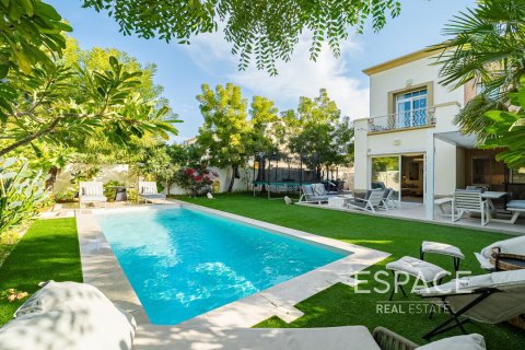 Villa till försäljning i The Springs, Dubai, UAE 3 sovrum, 232 kvm Nr. 649863 - fotografi 1