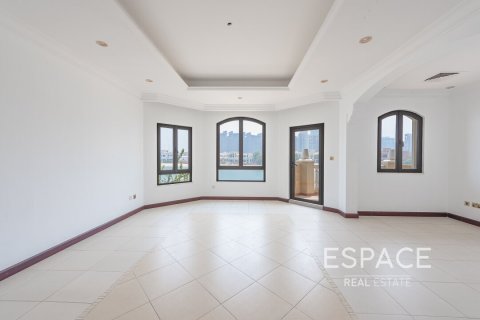 Villa till försäljning i Palm Jumeirah, Dubai, UAE 5 sovrum, 465 kvm Nr. 649860 - fotografi 7