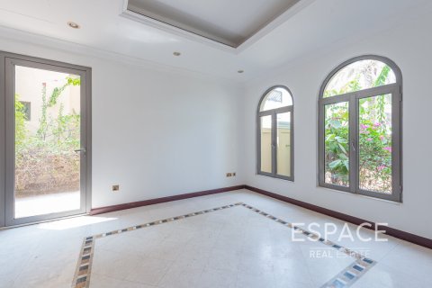 Villa till försäljning i Palm Jumeirah, Dubai, UAE 5 sovrum, 465 kvm Nr. 649860 - fotografi 4