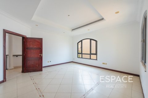 Villa till försäljning i Palm Jumeirah, Dubai, UAE 5 sovrum, 465 kvm Nr. 649860 - fotografi 8