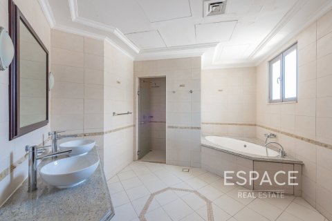 Villa till försäljning i Palm Jumeirah, Dubai, UAE 5 sovrum, 465 kvm Nr. 649860 - fotografi 13