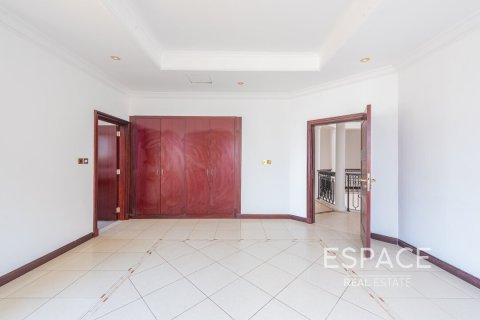Villa till försäljning i Palm Jumeirah, Dubai, UAE 5 sovrum, 465 kvm Nr. 649860 - fotografi 11