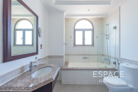 Villa till försäljning i Palm Jumeirah, Dubai, UAE 5 sovrum, 465 kvm Nr. 649860 - fotografi 12