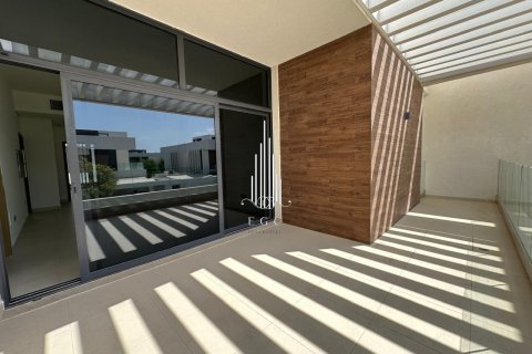 Vilë në Yas Island, Abu Dhabi, Emiratet e Bashkuara Arabe 5 dhoma gjumi, 581.1 m2. № 557424 - Foto 7
