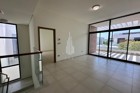 Vilë në Yas Island, Abu Dhabi, Emiratet e Bashkuara Arabe 5 dhoma gjumi, 581.1 m2. № 557424 - Foto 2