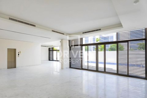 Βίλα σε Mohammed Bin Rashid City, Dubai, ΗΑΕ 5 υπνοδωμάτια, 790 τ.μ. Αρ. 655264 - φωτογραφία 1