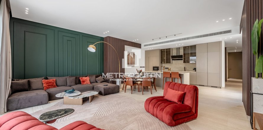 Kaupunkipientalo Meydan, Dubai, Arabiemiraatit 3 makuuhuonetta, 311 m2 № 664960