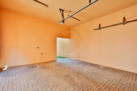 Vilë në Abu Dhabi, Emiratet e Bashkuara Arabe 5 dhoma gjumi, 534 m2. № 615838 - Foto 15