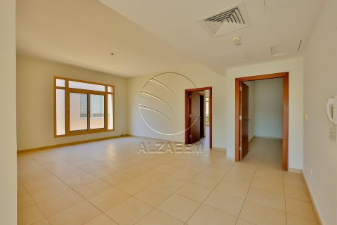 Vilë në Abu Dhabi, Emiratet e Bashkuara Arabe 5 dhoma gjumi, 534 m2. № 615838 - Foto 4