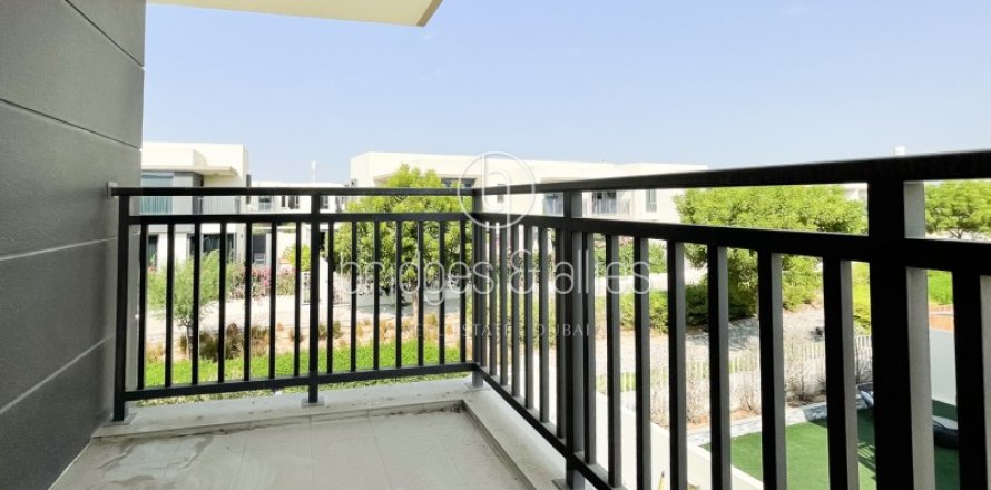 Villa in Dubai Hills Estate, UAE 4 bedrooms, 194 sq.m. № 687102