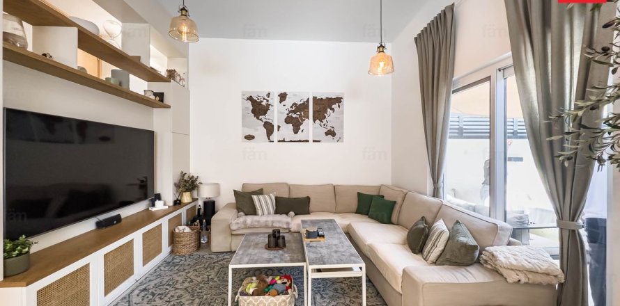 Casa urbana em Dubai, EAU 4 quartos, 230.5 m2 № 692892