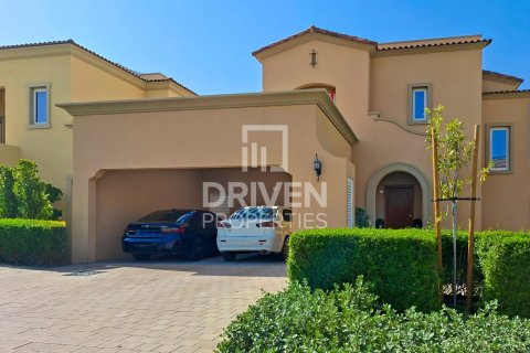 Villa in vendita a Dubai Land, Dubai, EAU 4 camere da letto, 400.04 mq. № 744042 - foto 1