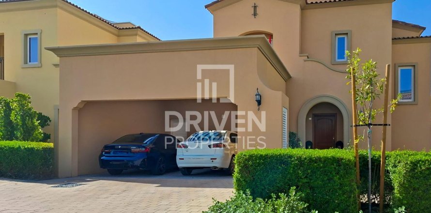 Villa a Dubai Land, Dubai, EAU 4 camere da letto, 400.04 mq. № 744042