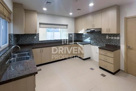 Villa in vendita a Dubai Land, Dubai, EAU 4 camere da letto, 400.04 mq. № 744042 - foto 8