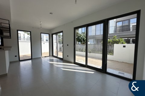 Tilal Al Ghaf、Dubai、UAE にあるヴィラの賃貸物件 4ベッドルーム、203 m2、No668105 - 写真 2