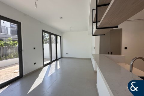 Tilal Al Ghaf、Dubai、UAE にあるヴィラの賃貸物件 4ベッドルーム、203 m2、No668105 - 写真 1