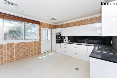 Вилла Дубай, БАӘ-да 4 жатын бөлмелер, 527.4 м² № 578214 - фото 27