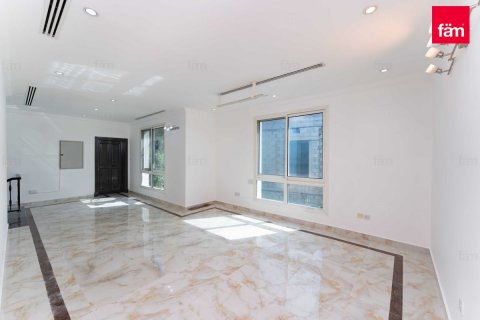 Vilë në Dubai, Emiratet e Bashkuara Arabe 4 dhoma gjumi, 527.4 m2. № 578214 - Foto 16