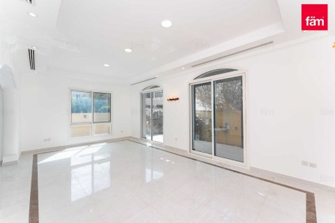 Vilë në Dubai, Emiratet e Bashkuara Arabe 4 dhoma gjumi, 527.4 m2. № 578214 - Foto 29