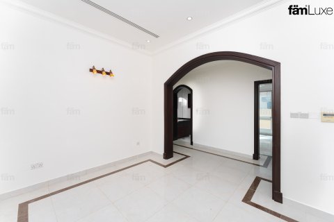 Вилла Дубай, БАӘ-да 4 жатын бөлмелер, 527.4 м² № 578214 - фото 5