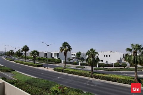 Villa te huur in Dubai, VAE 3 slaapkamers, 186.4 vr.m., nr 646773 - foto 1