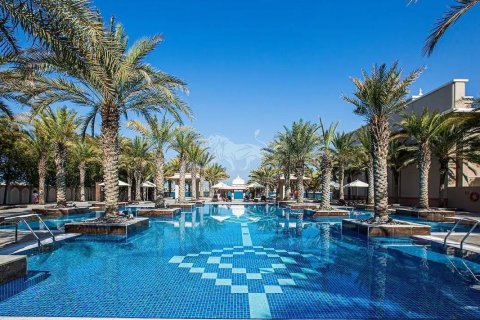 Apartment in Palm Jumeirah, Dubai, UAE 1 bedroom, 103.8 sq.m. № 584043 - photo 22