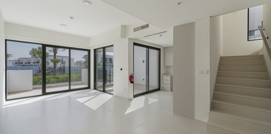 Adosado en Arabian Ranches 3, Dubai, EAU 4 dormitorios, 235 m² № 740653
