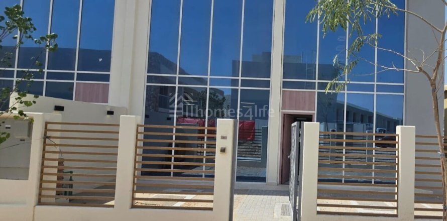 Σπίτι σε Dubai Land, ΗΑΕ 3 υπνοδωμάτια, 123 τ.μ. Αρ. 740655