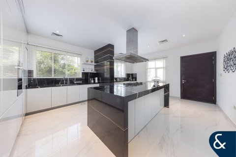 Villa itt: Jumeirah Golf Estates, Dubai, EAE, 7 hálószoba, 881 m², azonosító: 697996 - fénykép 11