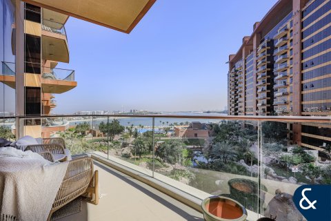 Huoneisto Palm Jumeirah, Dubai, Arabiemiraatit 1 makuuhuone, 120 m2 № 698053 - kuva 1