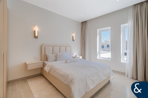 Vila v The Lakes, Dubai, SAE 3 spálne, 236 m2 č. 667281 - Fotografia 15