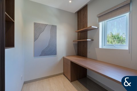 Vila v The Lakes, Dubai, SAE 3 spálne, 236 m2 č. 667281 - Fotografia 13