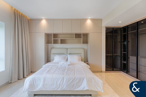 Vila v The Lakes, Dubai, SAE 3 spálne, 236 m2 č. 667281 - Fotografia 17