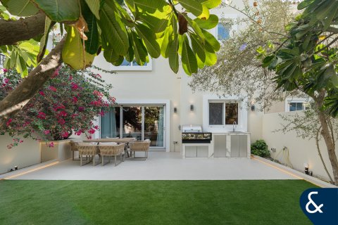 Vila v The Lakes, Dubai, SAE 3 spálne, 236 m2 č. 667281 - Fotografia 22