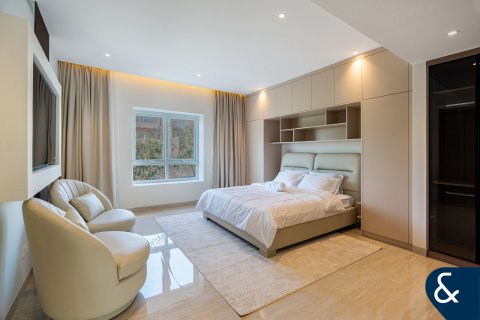 Vila v The Lakes, Dubai, SAE 3 spálne, 236 m2 č. 667281 - Fotografia 9